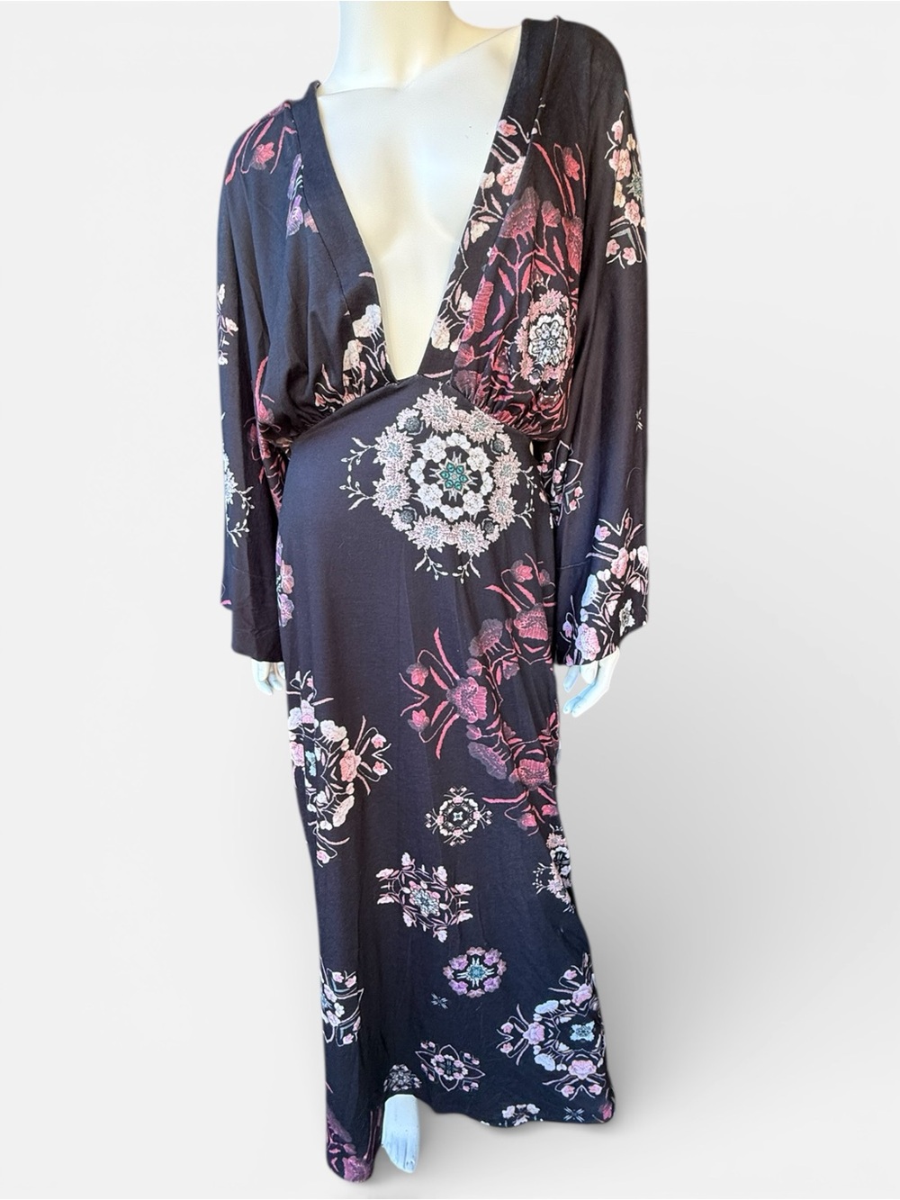 NWT Free People black floral Deep V Backless
Midi Max dress. Med
